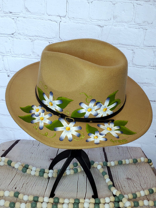 Camel daisy hat/  blue tips